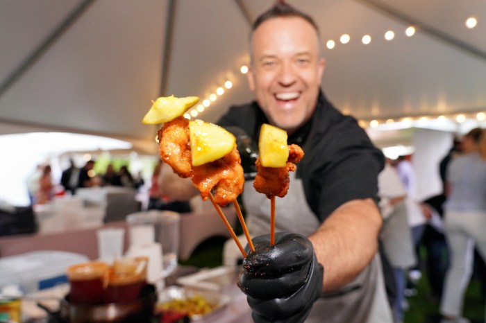 Guests sip and savor during Dan’s Taste Rosé Soirée, an evening celebrating fine wine, food, and summer vibes.