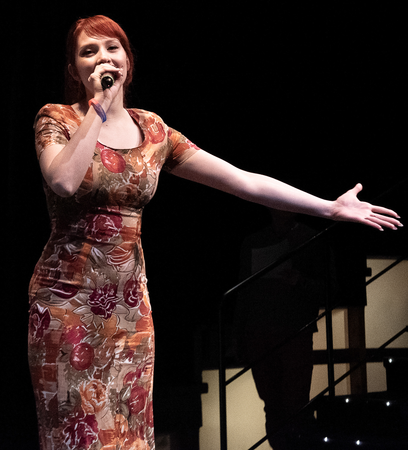 Lola Lama performing