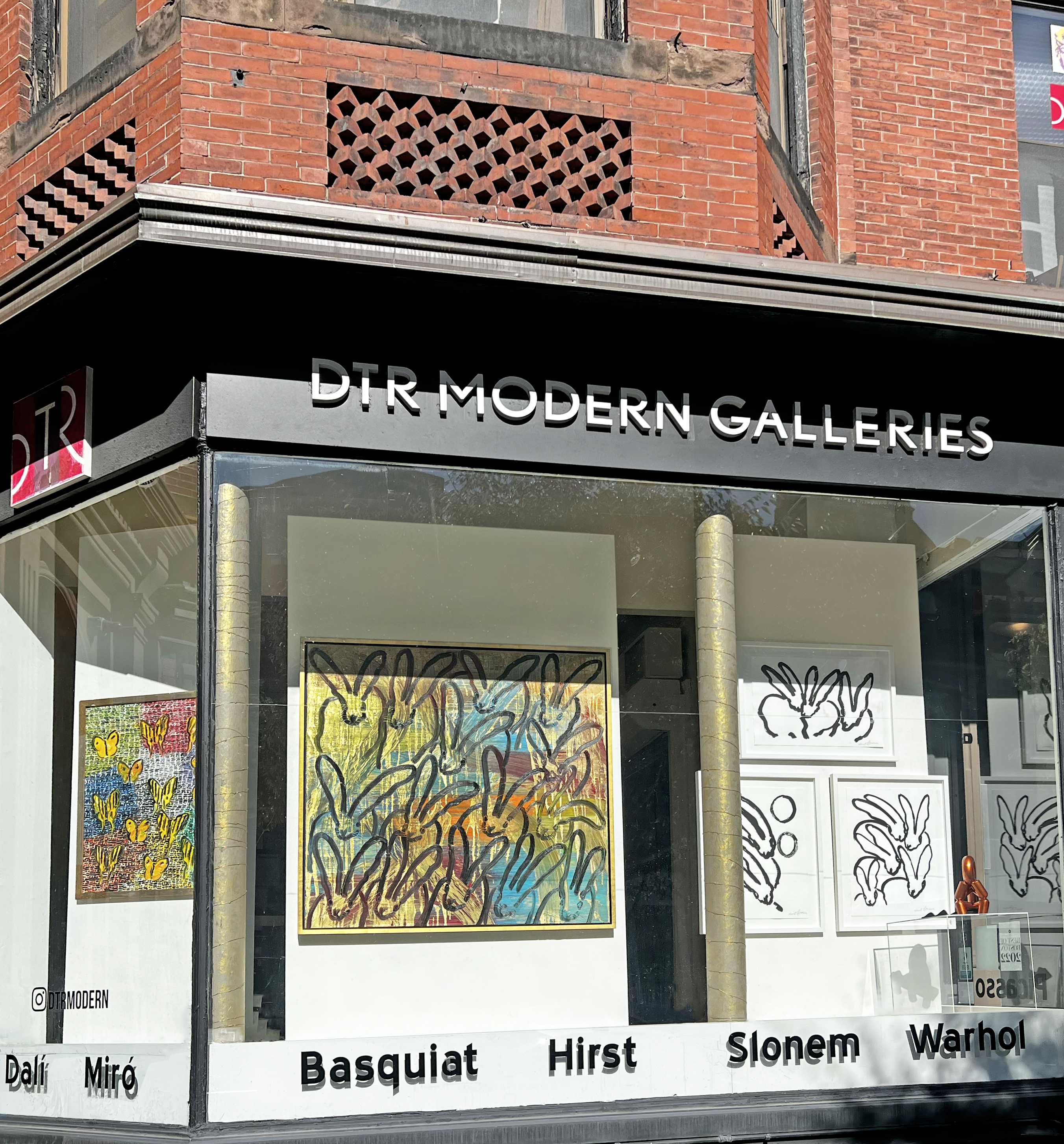 Hunt Slonem on view at DTR Modern Gallery