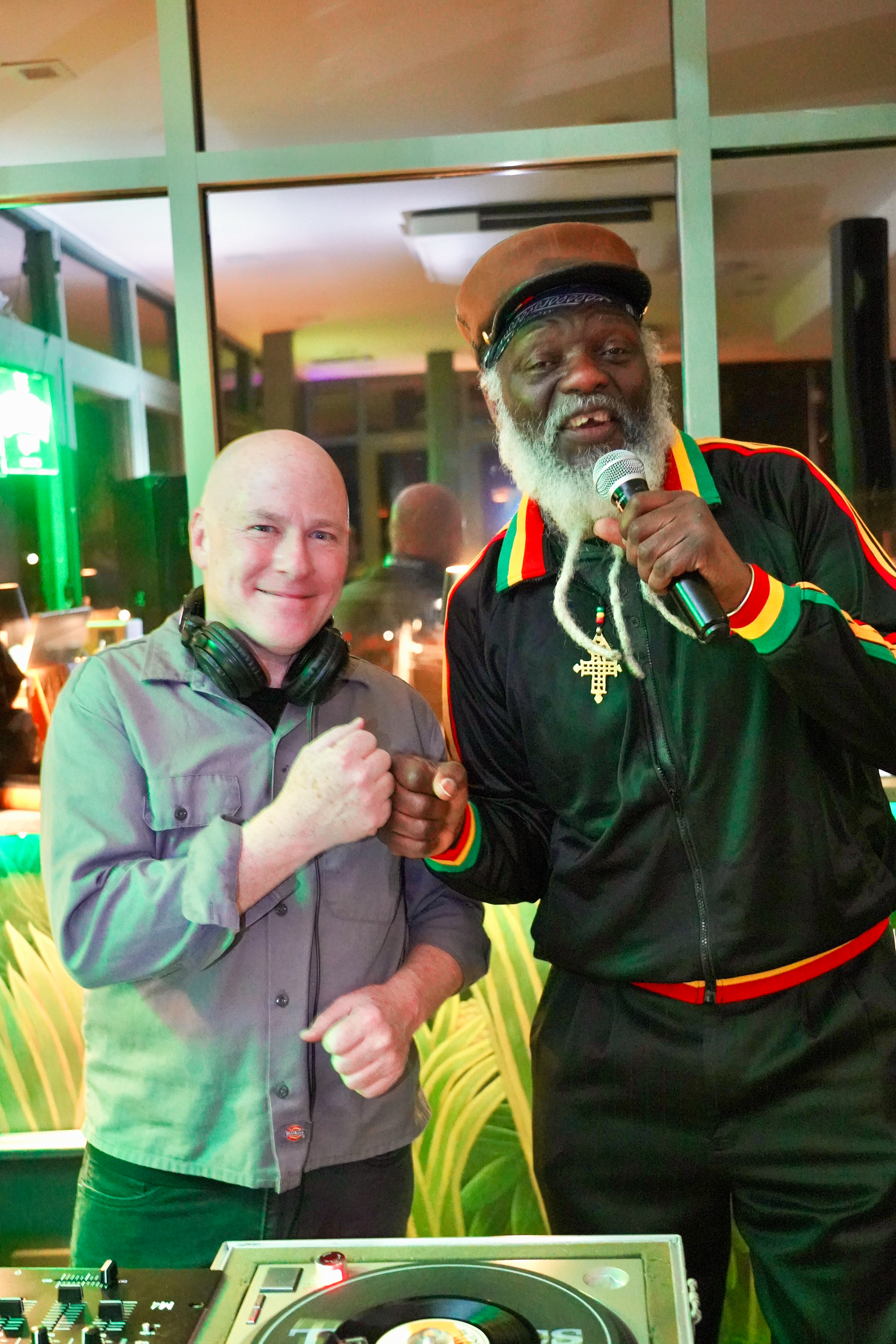 DJ Oliver Werner & Singer Winston Irie