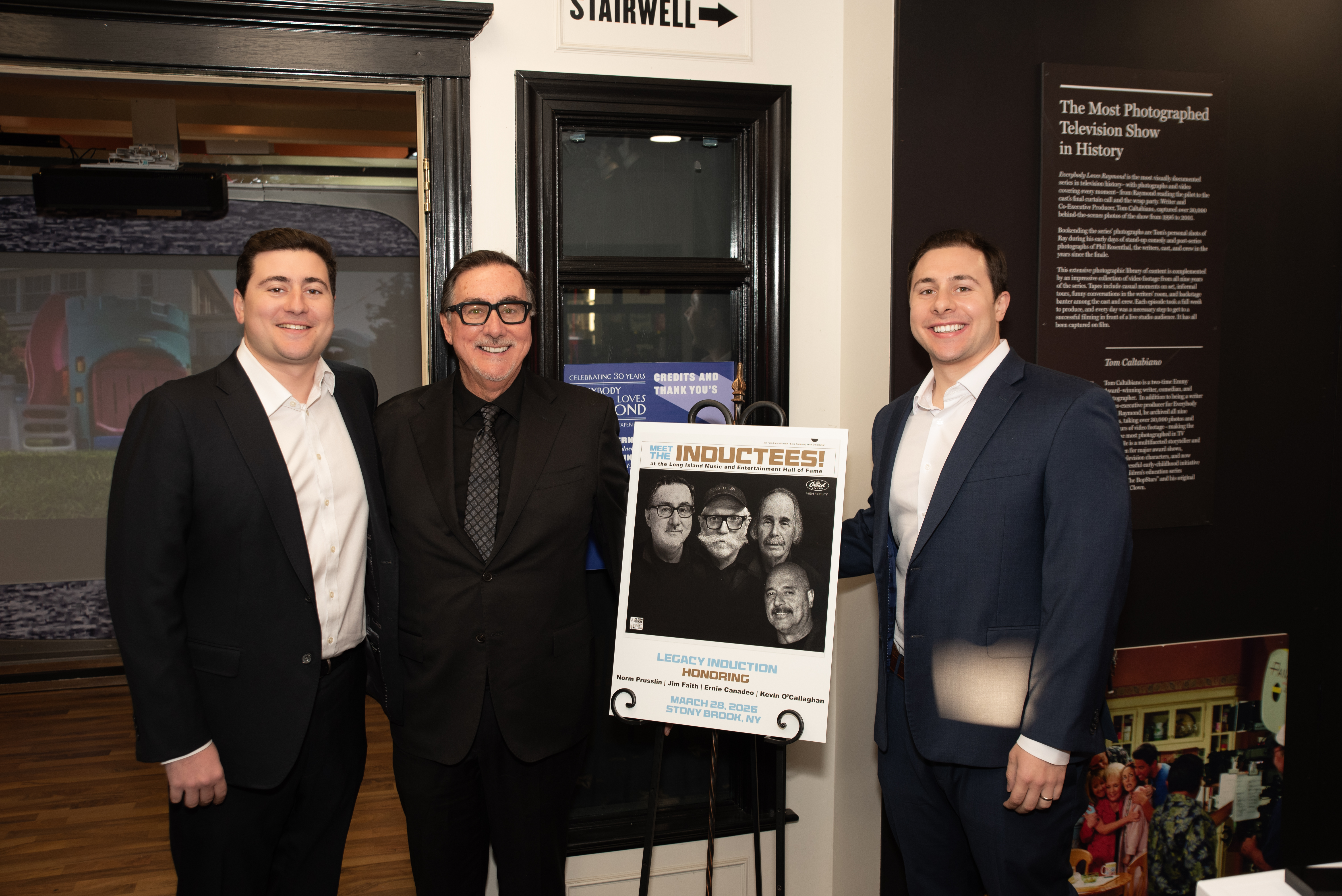 L.-R. :Jonathan Canadeo, Ernie Canadeo, Chris Canadeo (Rob Cuni)