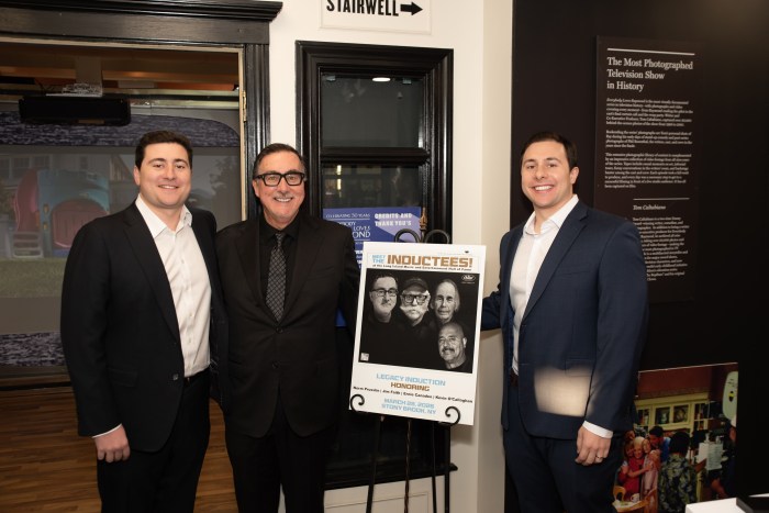 L.-R. :Jonathan Canadeo, Ernie Canadeo, Chris Canadeo (Rob Cuni)