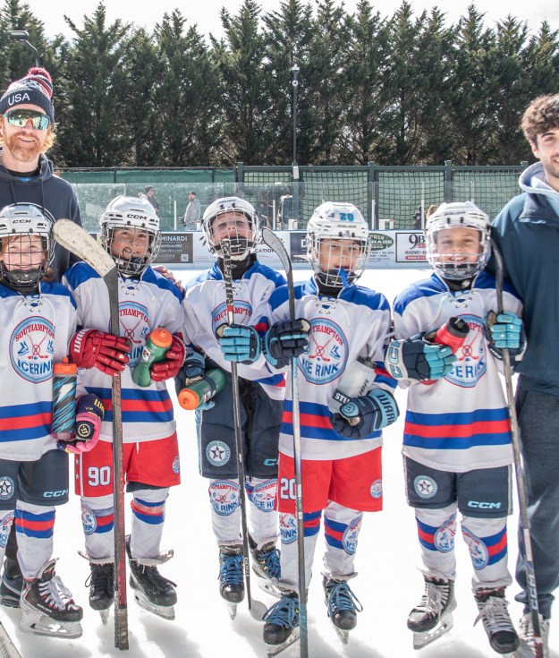 Southampton youth hockey players and coaches
