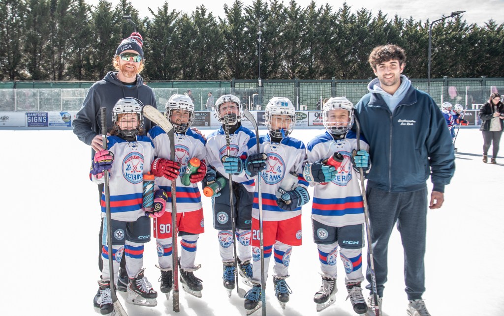 Southampton youth hockey players and coaches