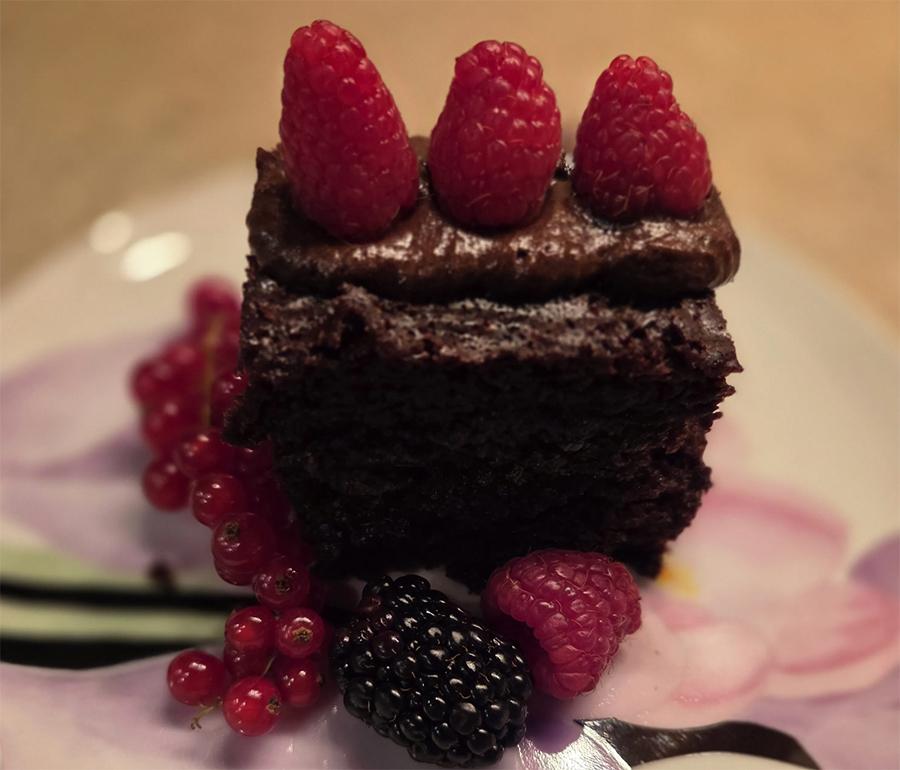 Chocolate vegan cake (Colleen McGrath)