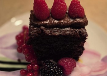 Chocolate vegan cake (Colleen McGrath)