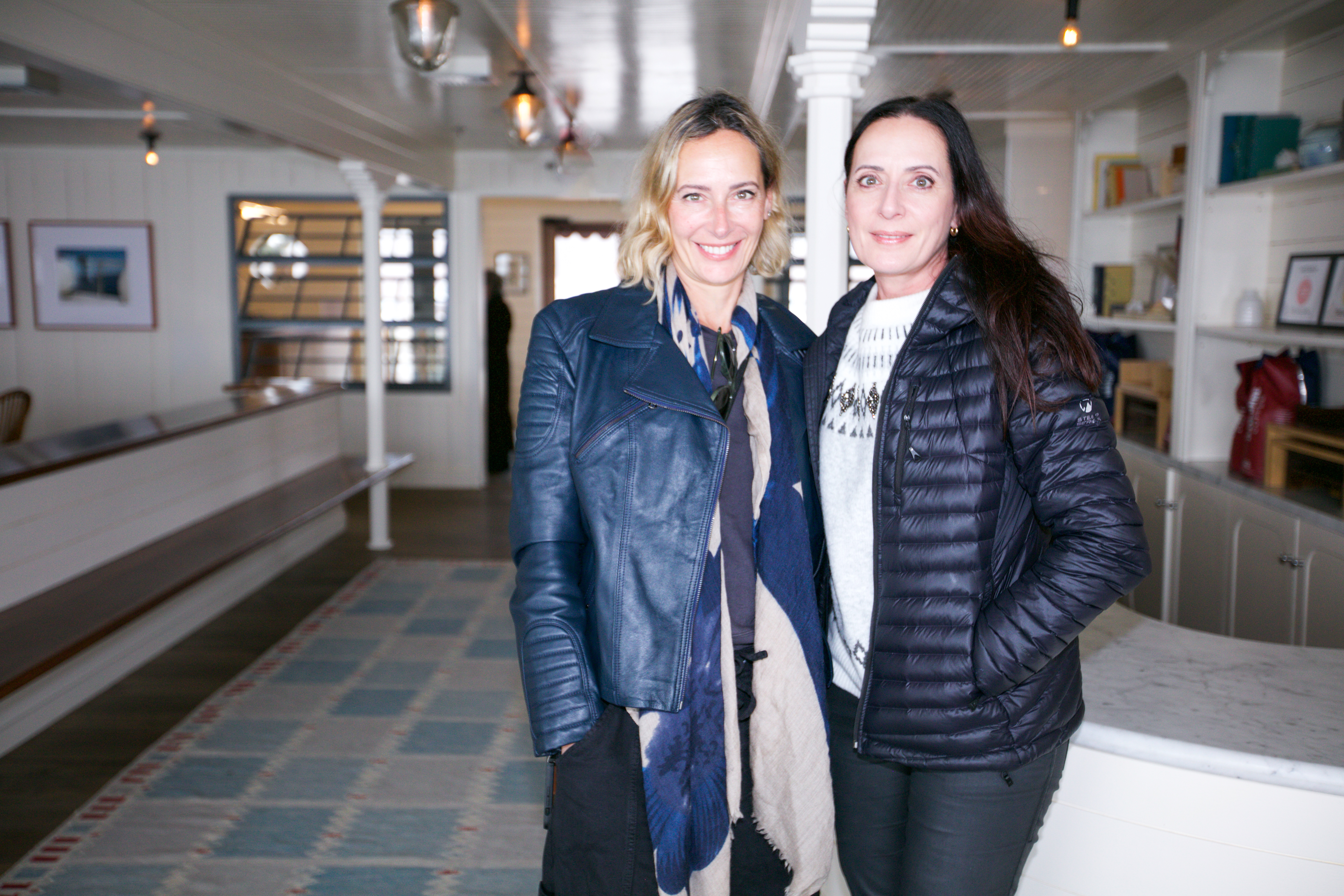 Victoria Todis, Eleni Papakonstantinou