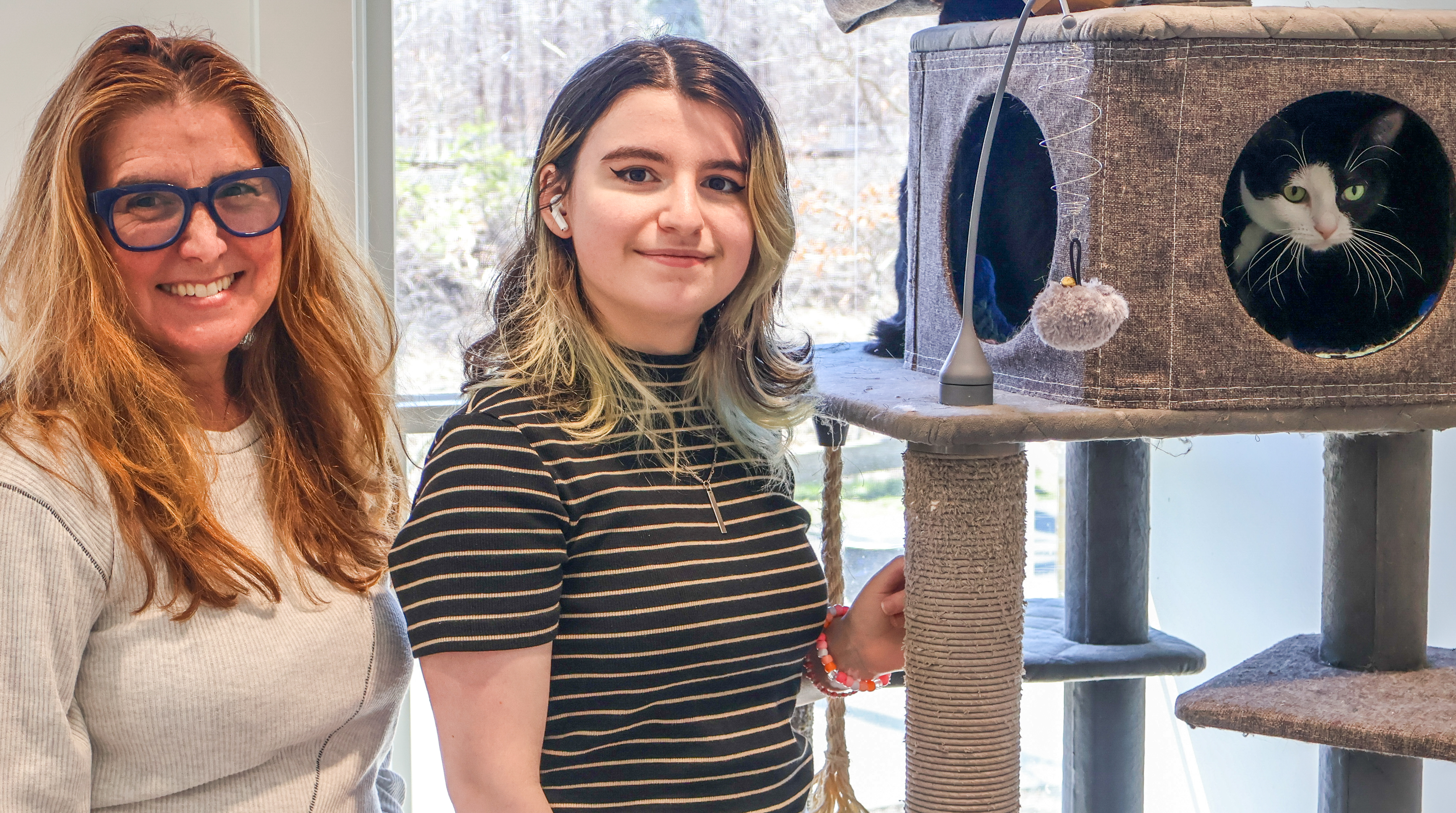 ARF Volunteers Elizabeth Demaso and Kay Drakoulias