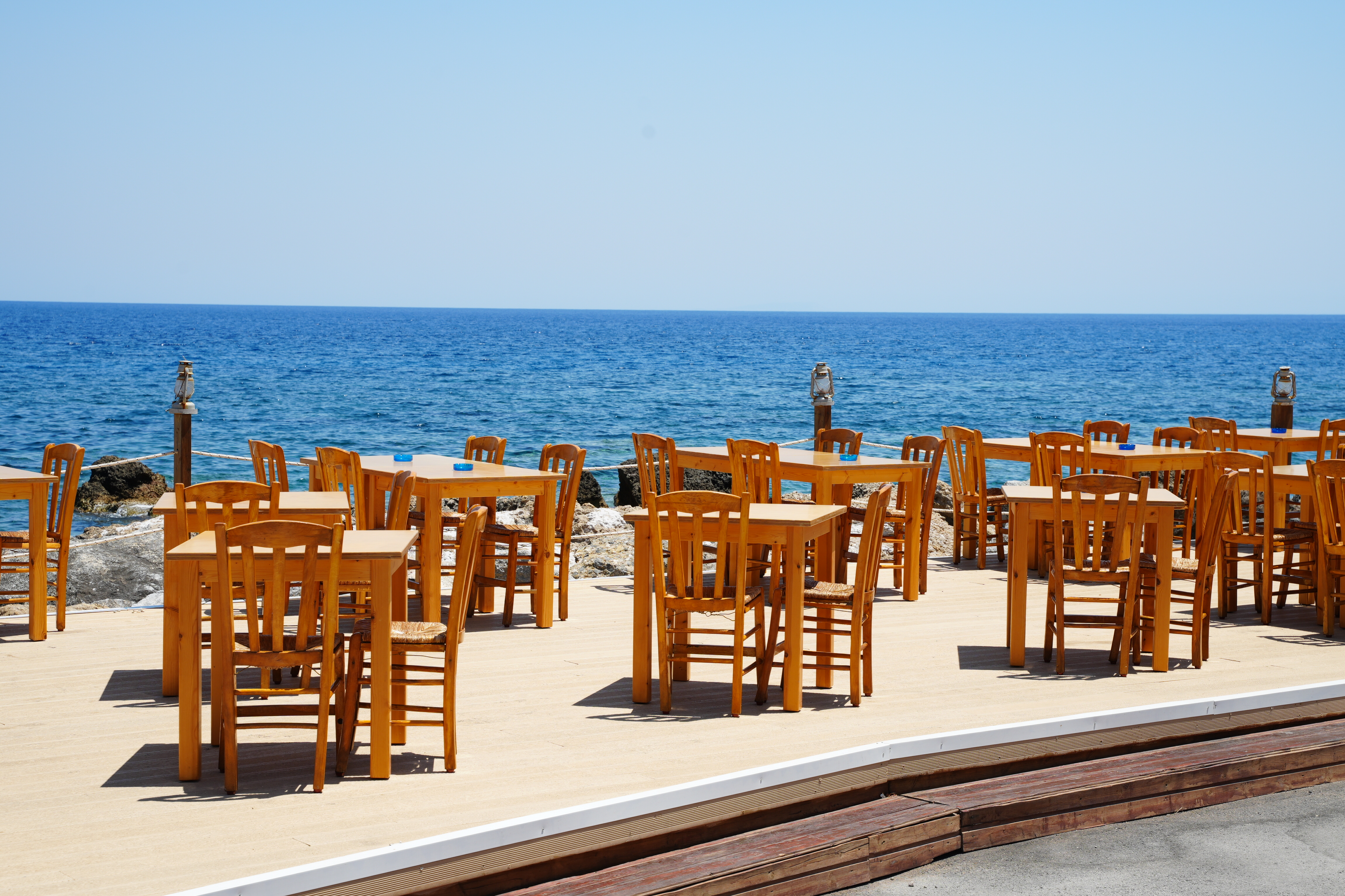 With the warmer weather, beach dining returns.