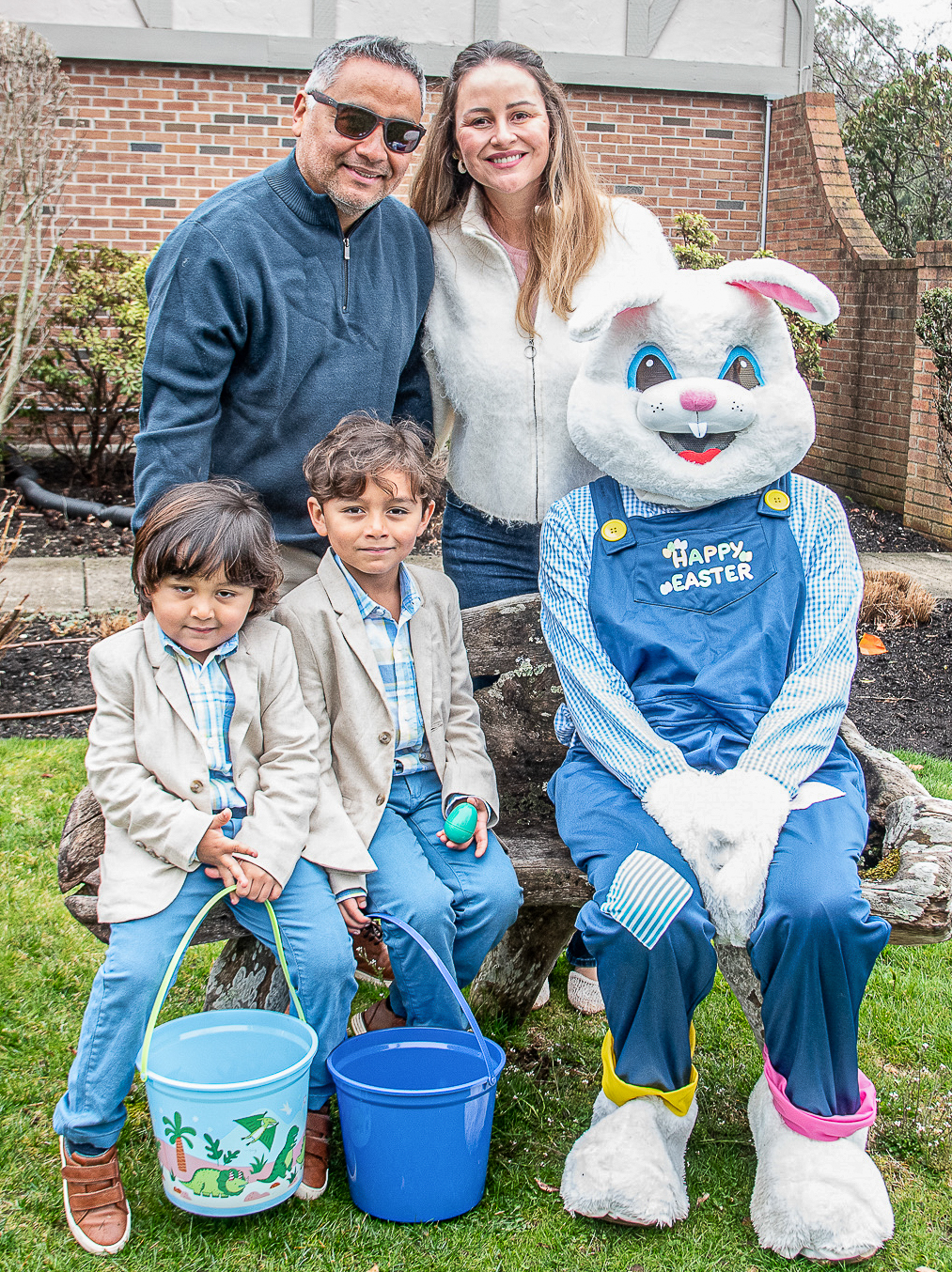 The Munoz Family with the Easter Bunny