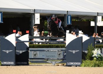 Jessica Mendoza (GBR) and In The Air claimed their first 5* victory in the $400,000 Longines 2025 Hampton Classic 5* Grand Prix (© KindMedia )