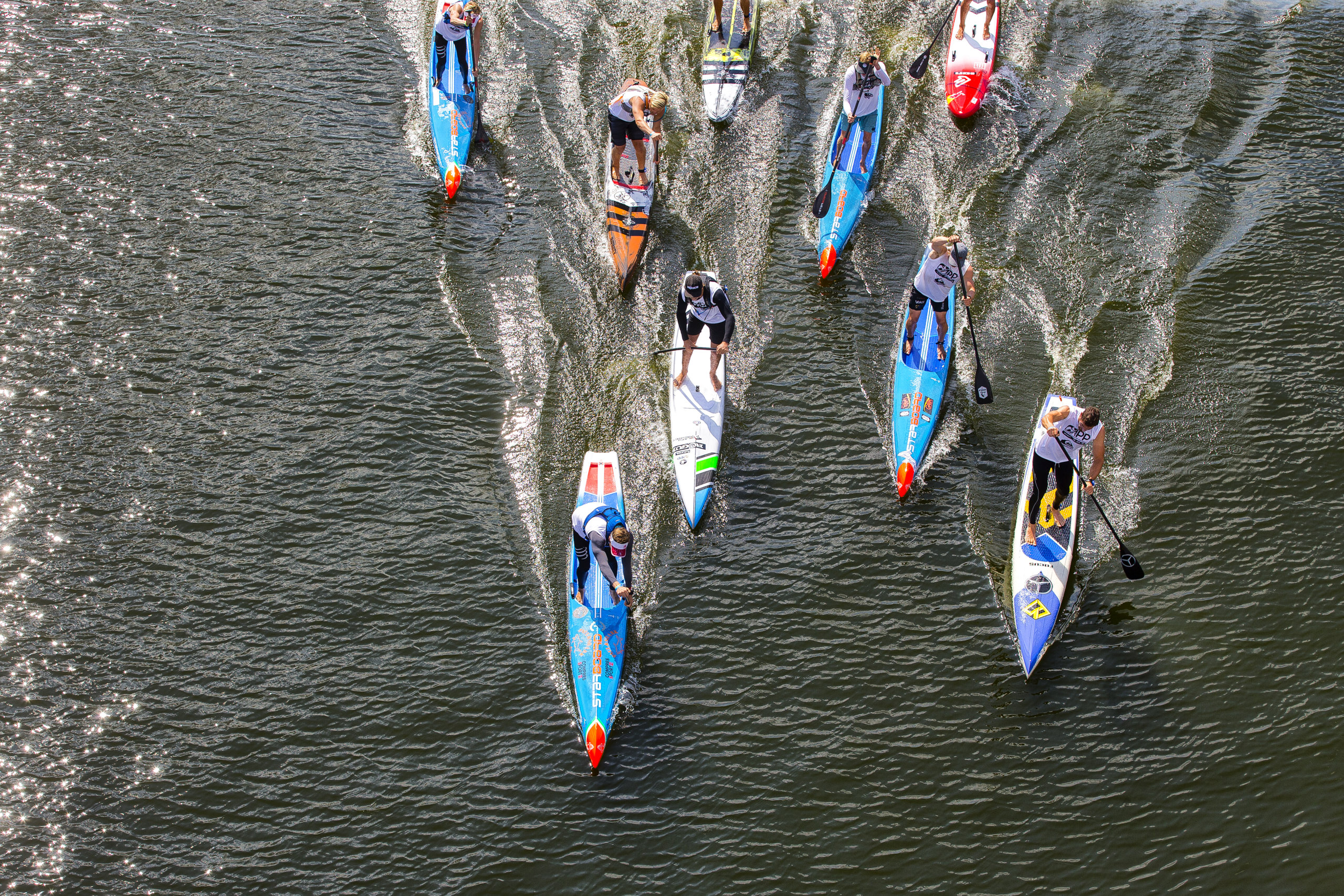 Drone's view of stand-up paddle race